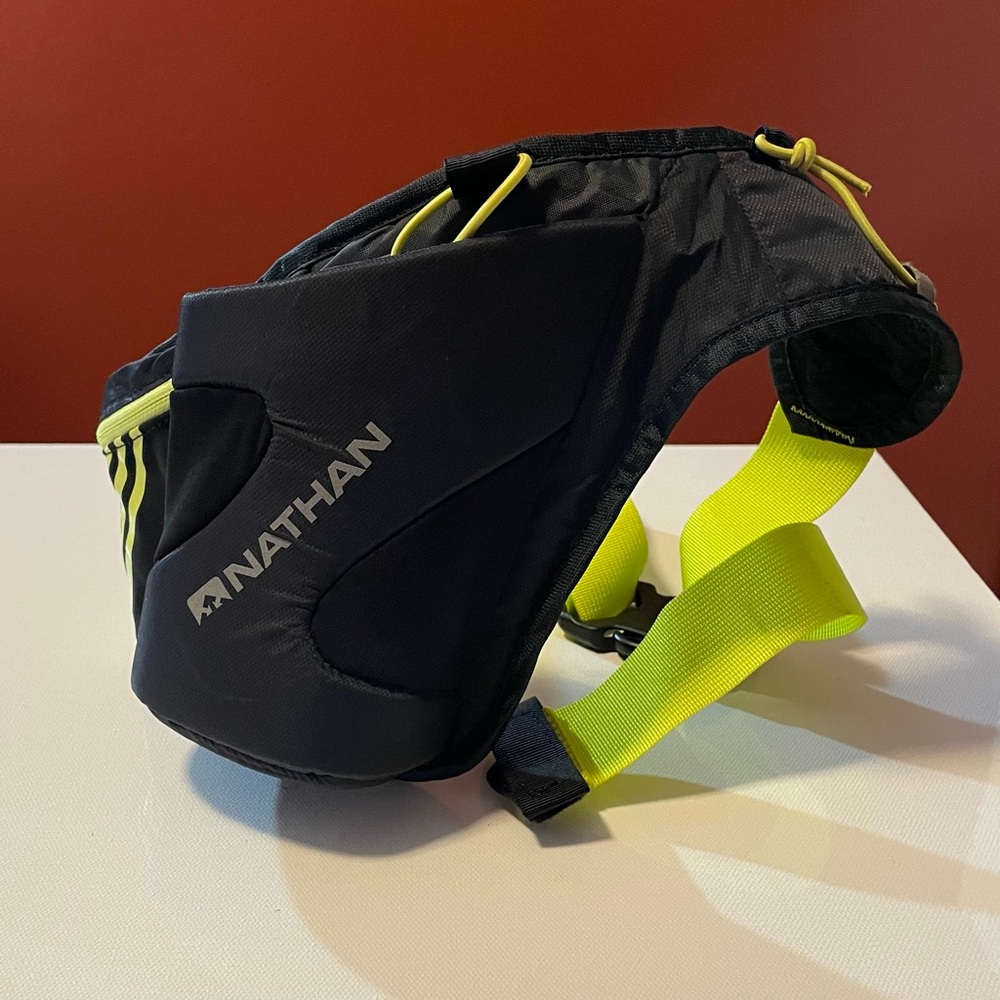 Nathan The Peak Hydration Waist Running Hands Free Marathon Pack Bag